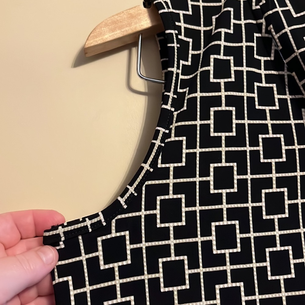 “ By Design” textured, sleeveless, size small - Picture 9 of 11